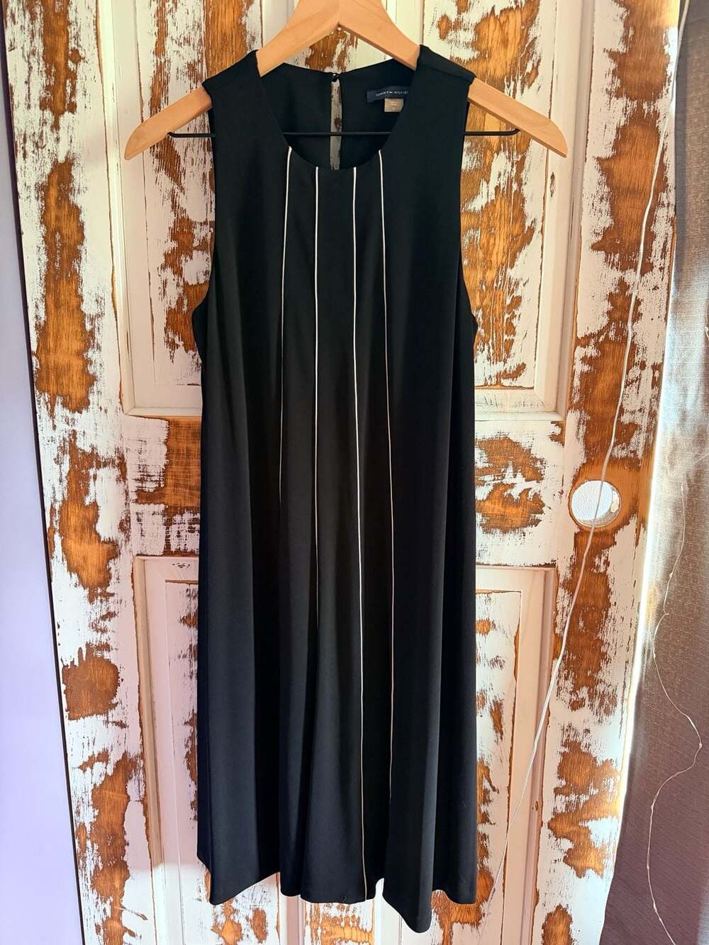 Tommy Hilfiger Black Shift Dress Size 4 White Piping Sleeveless Classic NWT